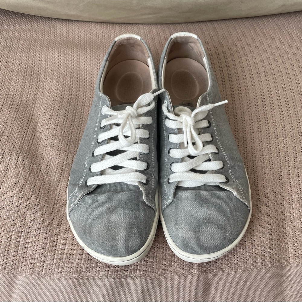 Birkenstock arran
Size 40 euro
Women’s 9
Men’s 7